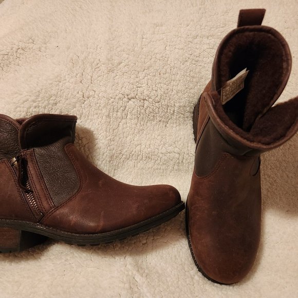 UGG boots - Picture 1 of 3